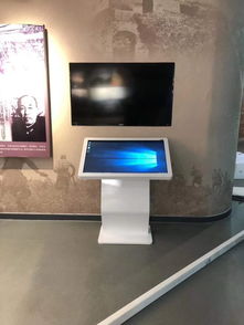 北京觸摸屏一體機(jī) 融合廣告機(jī)與教育設(shè)備，打造高效辦公新體驗(yàn)